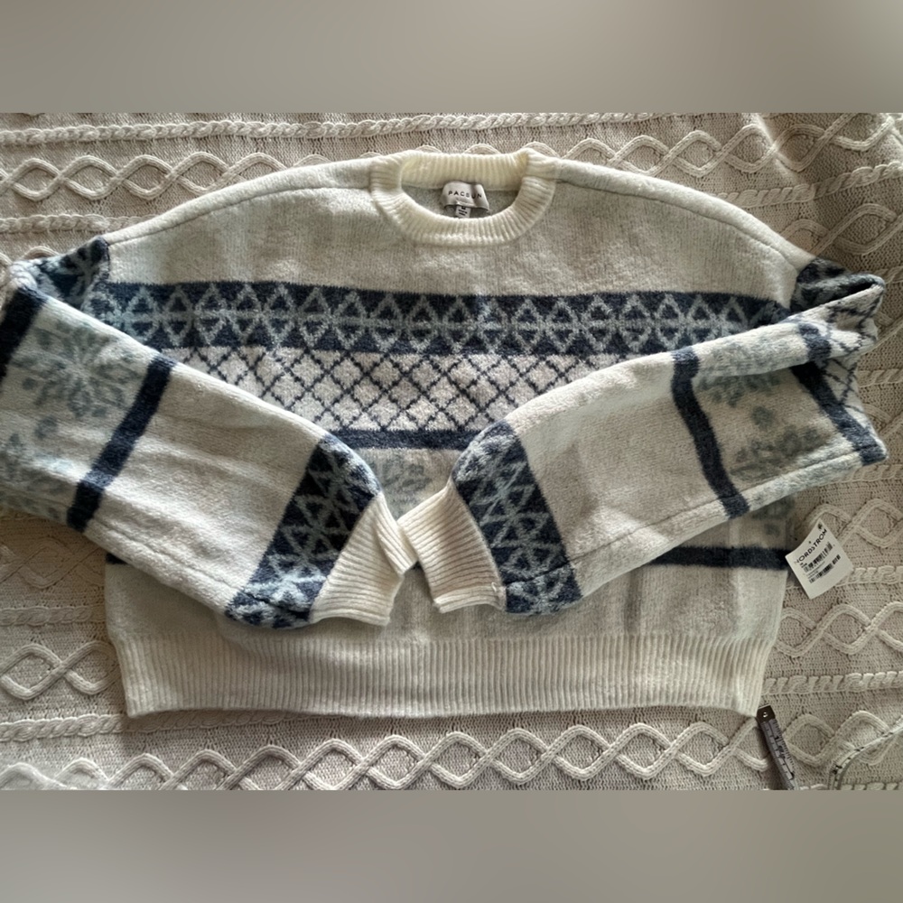 New! Pacsun Women's White and Blue Patterned Winter Sweater Cropped Medium - Picture 15 of 15
